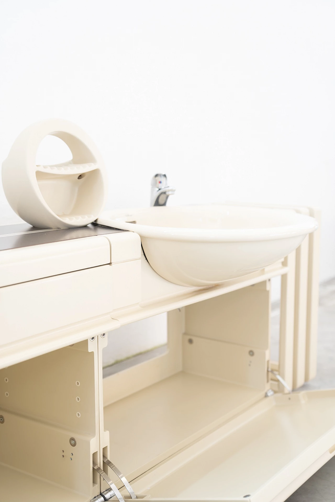 ABS bathroom cabinet with mirror by Joe Colombo, 1970s 12