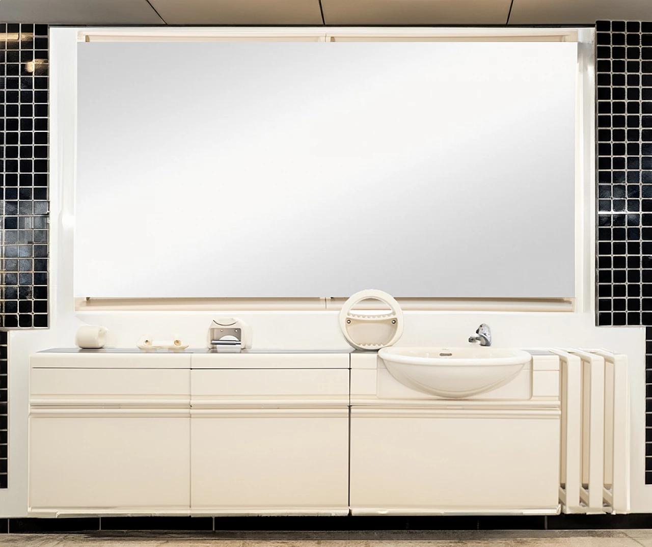 ABS bathroom cabinet with mirror by Joe Colombo, 1970s 14
