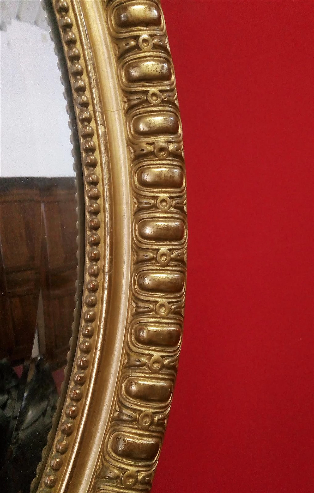 Specchio ovale in legno e gesso dorati con nodo d'amore, metà '800 3