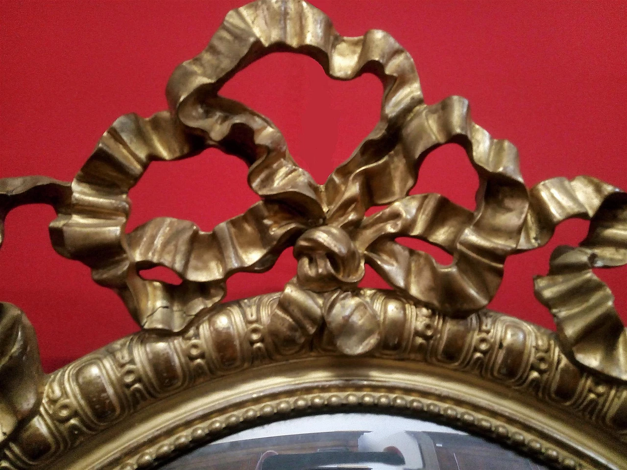 Specchio ovale in legno e gesso dorati con nodo d'amore, metà '800 5