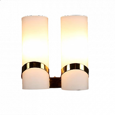 Coppia di lampade da parete in vetro opalino e ottone, anni '60