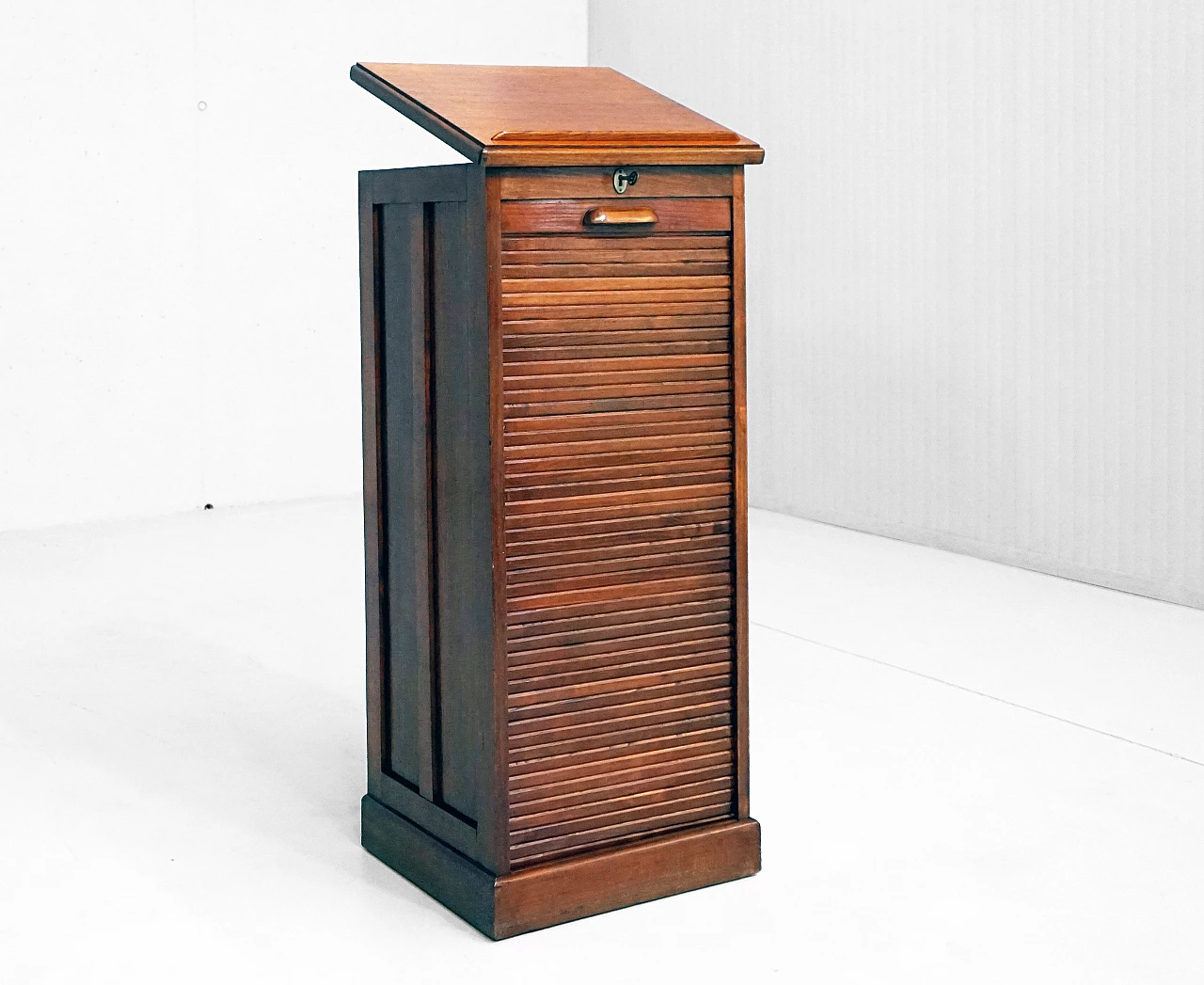 Mahogany shutter filing cabinet, early 20th century 1