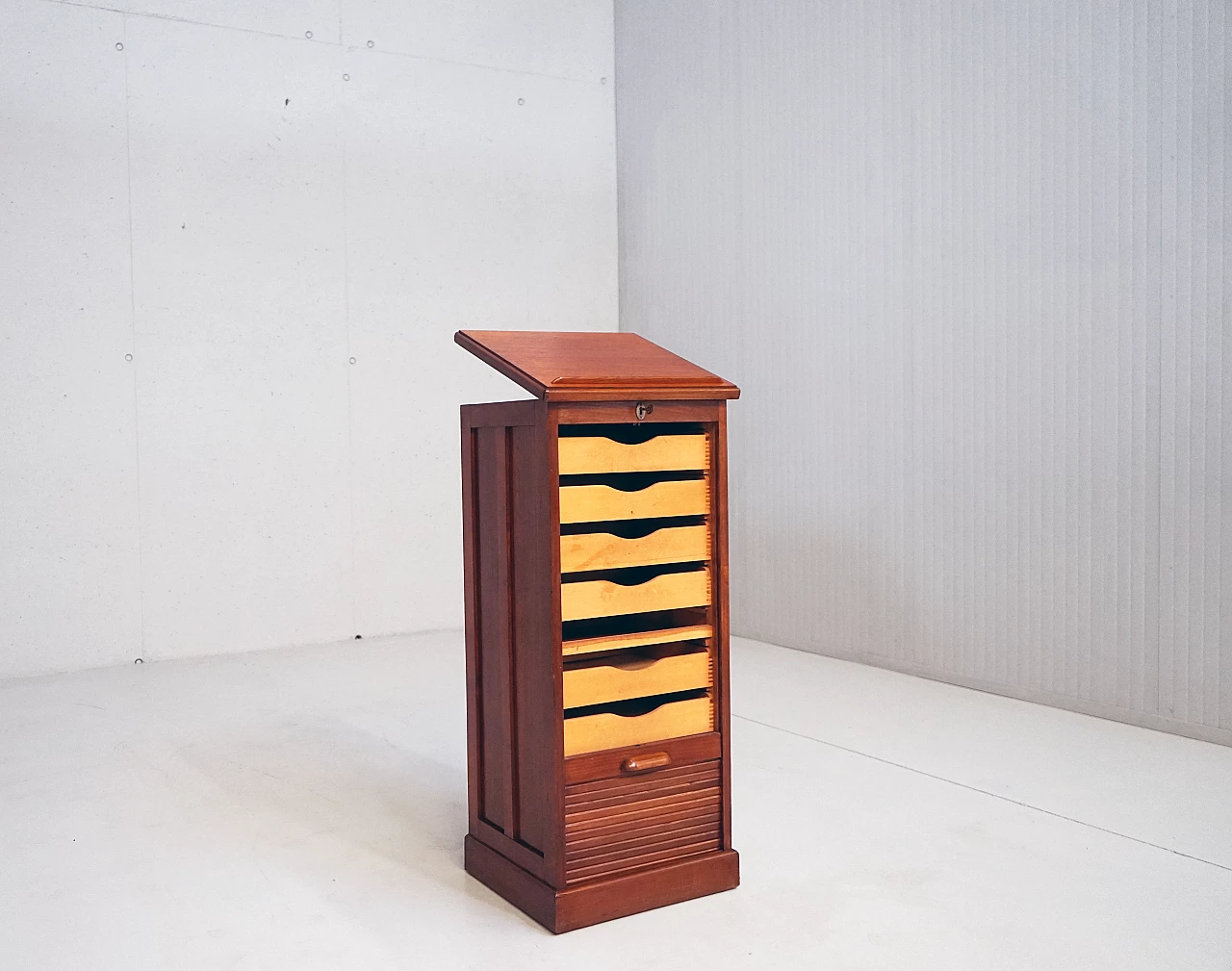 Mahogany shutter filing cabinet, early 20th century 3