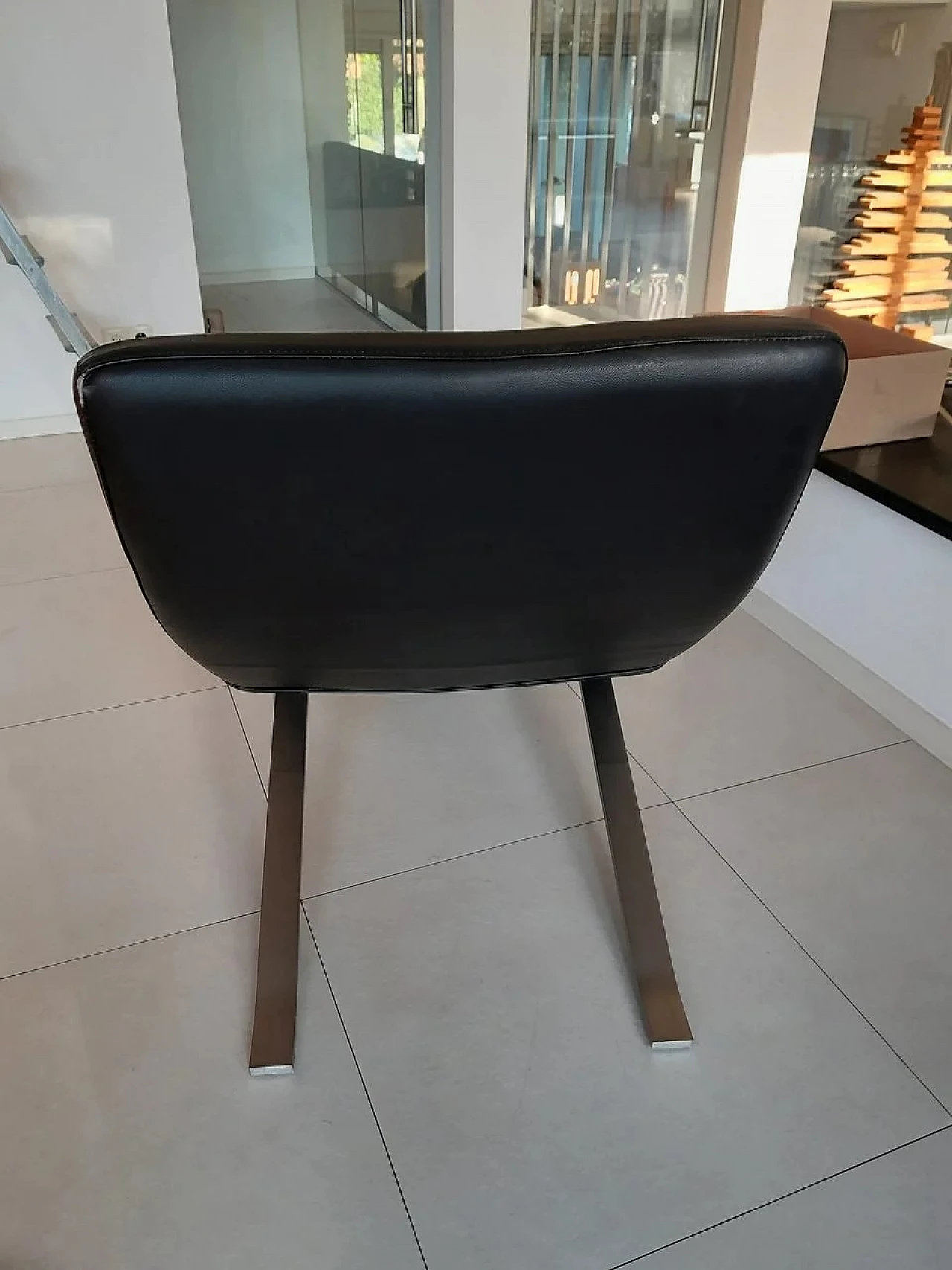 Pavia black leather chaise longue by Boconcept 4