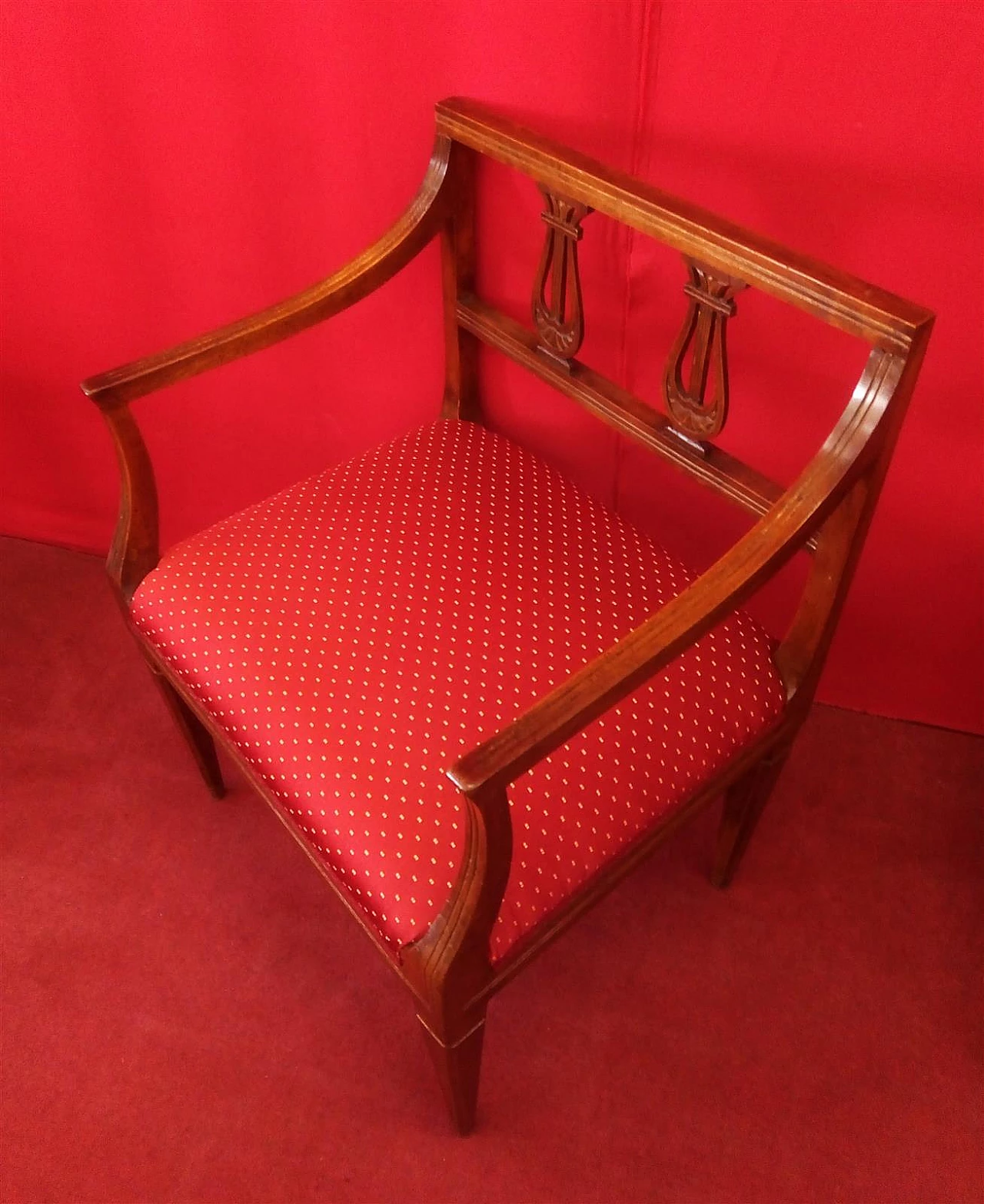 Divano, poltrona e coppia di sedie stile Luigi XVI, inizio '800 3