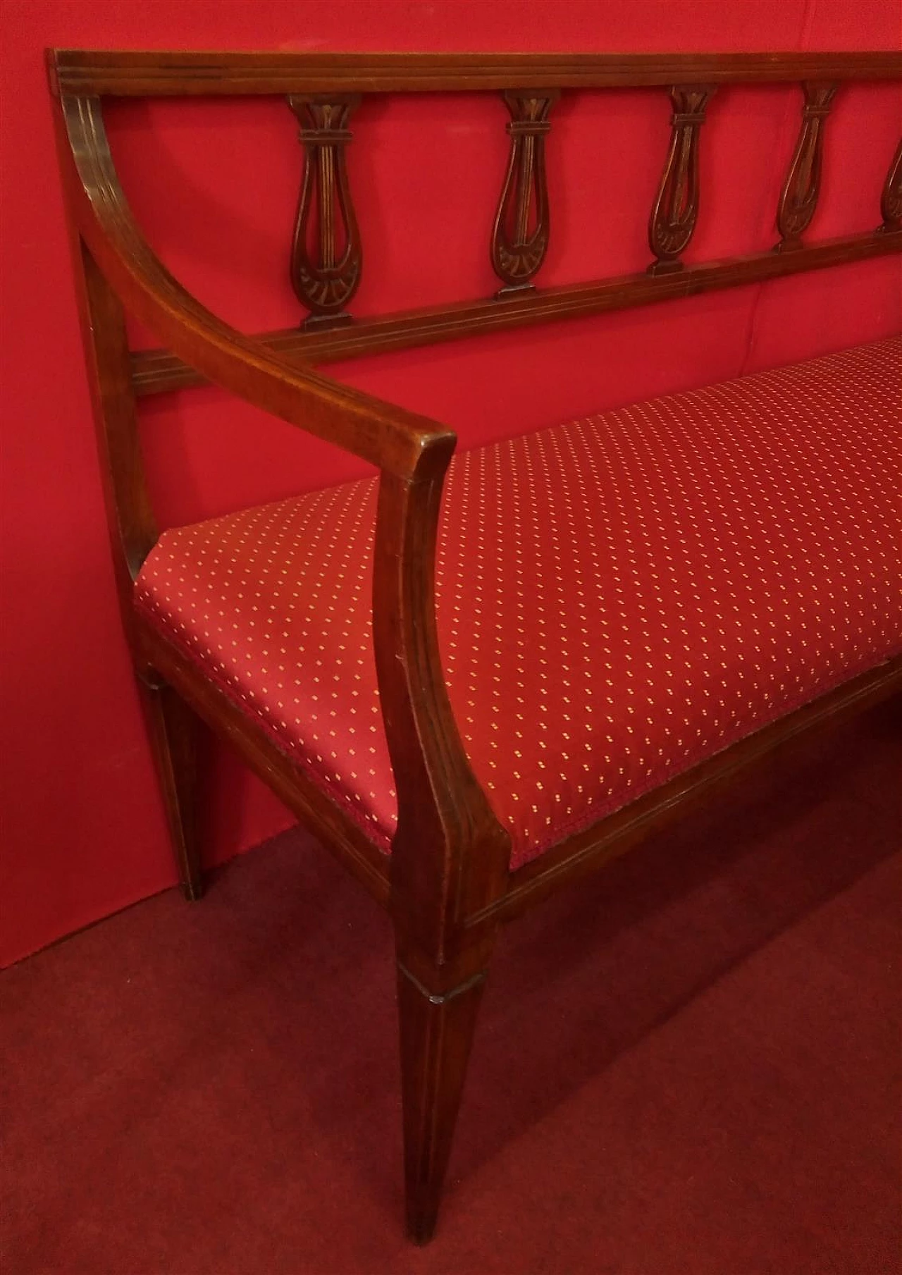 Divano, poltrona e coppia di sedie stile Luigi XVI, inizio '800 7
