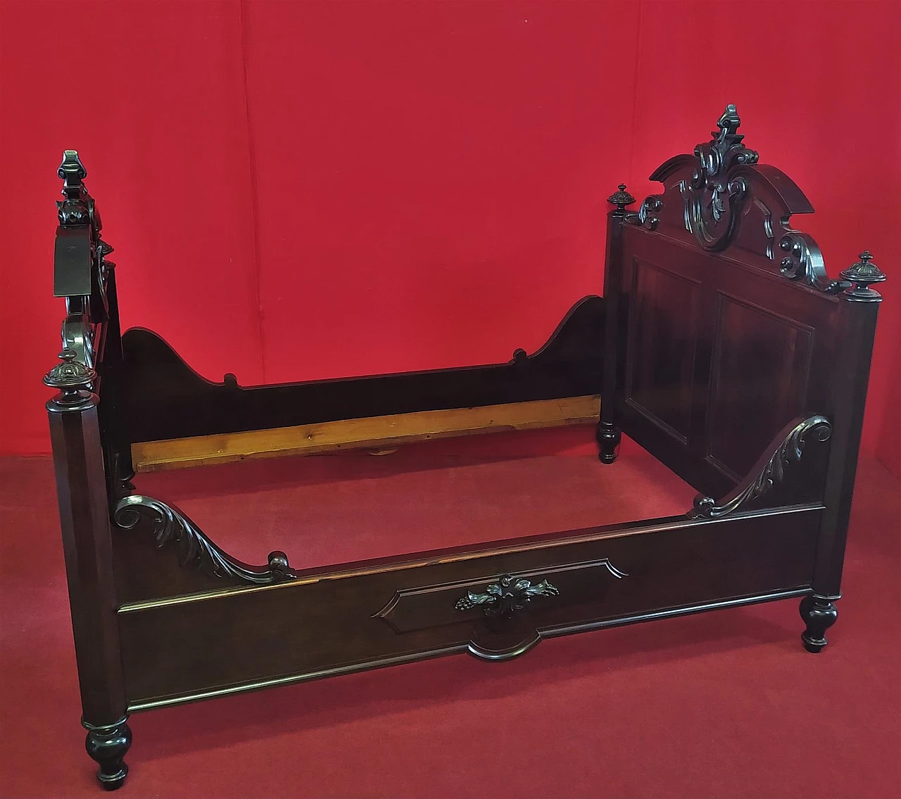 Rosewood bed, mid 19th century 10