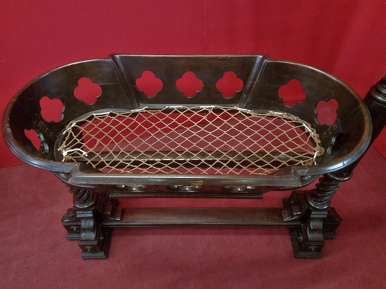 Carved wood and wrought iron cradle, early 20th century 8