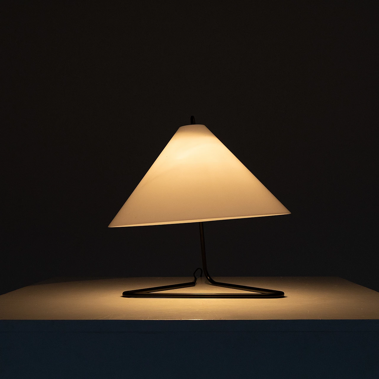 Lampada da tavolo di Paolo Tilche per Arform, anni '50 10