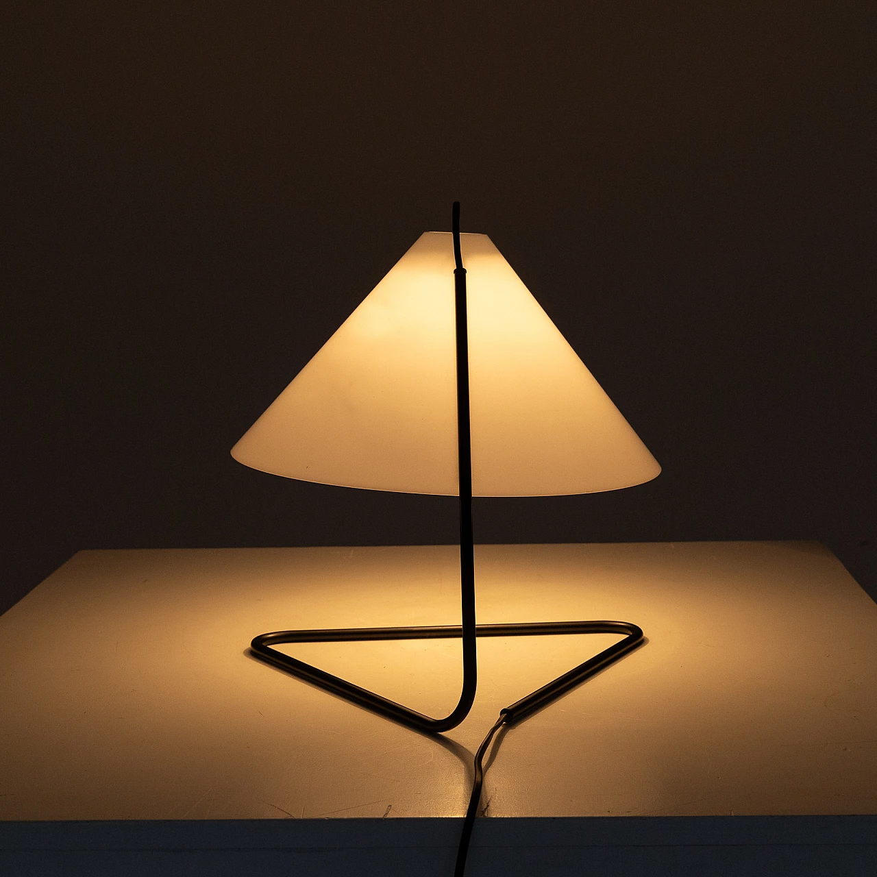 Lampada da tavolo di Paolo Tilche per Arform, anni '50 12