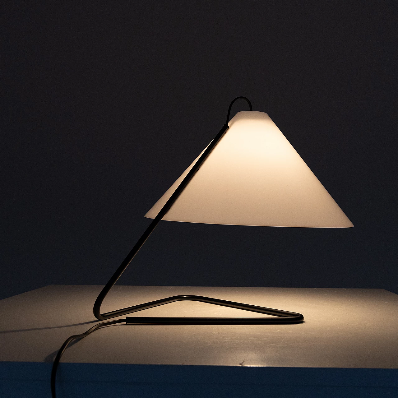 Lampada da tavolo di Paolo Tilche per Arform, anni '50 13