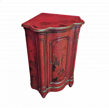 Angoliera in abete laccato rosso, prima metà '700