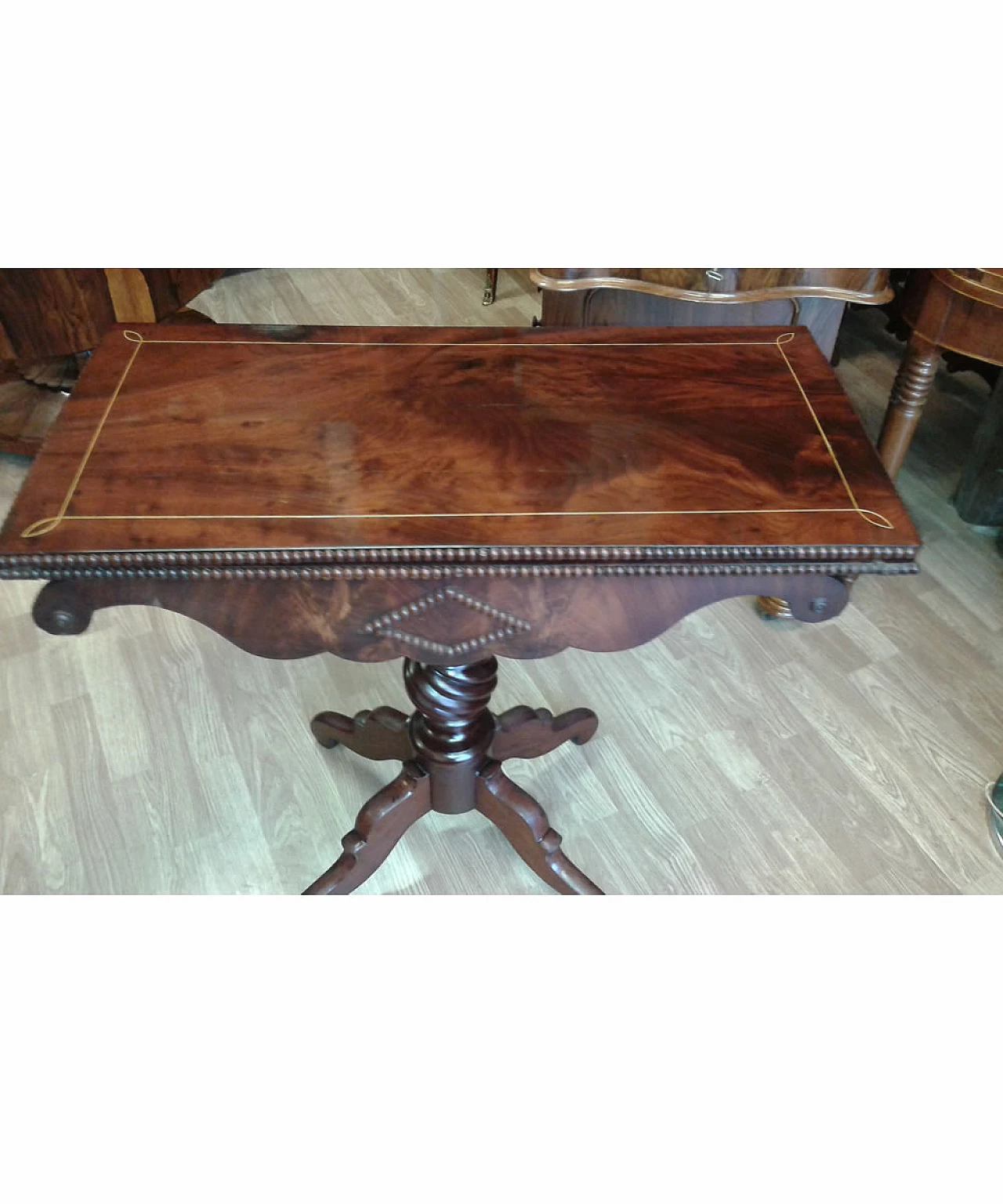 Mahogany game table with maple thread, 19th century 3