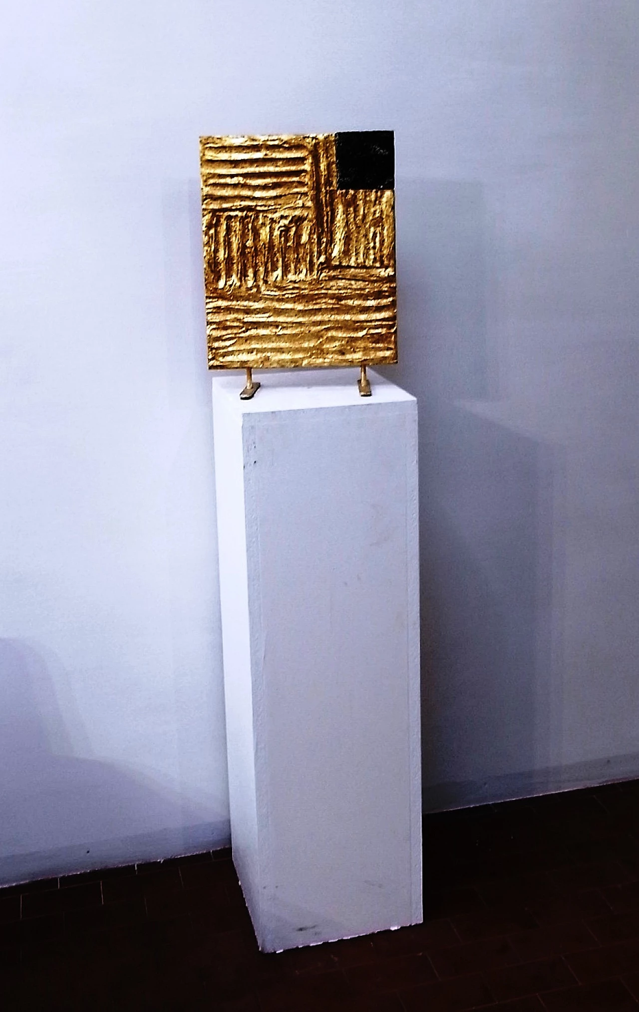 Gold leaf sculpture, 2000 1205970