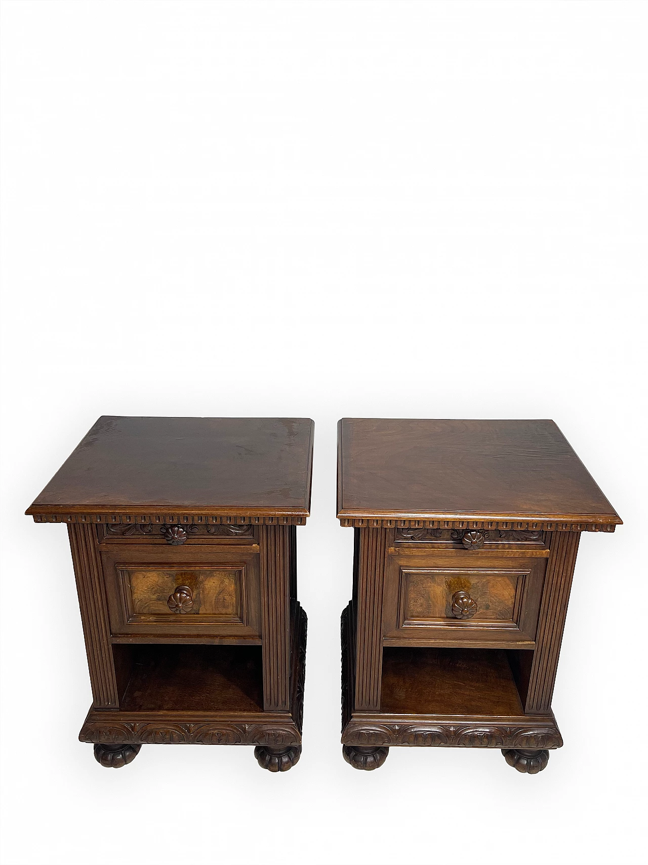Pair of walnut bedside tables by F.lli Cavatorta, 19th century 3