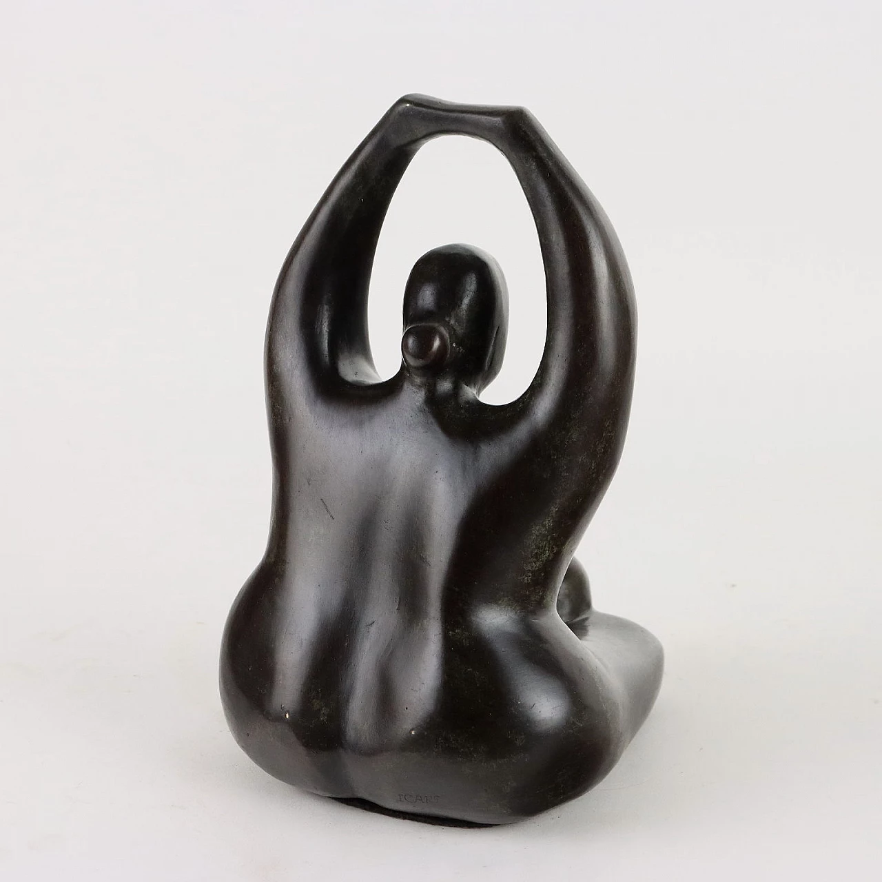Female figure, bronze sculpture 6