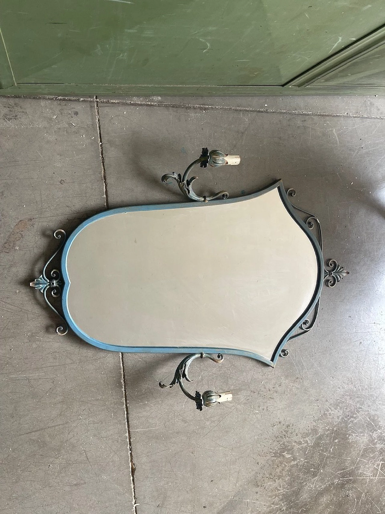 Metal mirror tole with two side sconces, 1950s 4