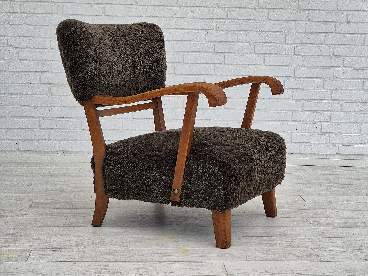 Poltrona danese in faggio e rivestimento in pelle di pecora, anni '50 1