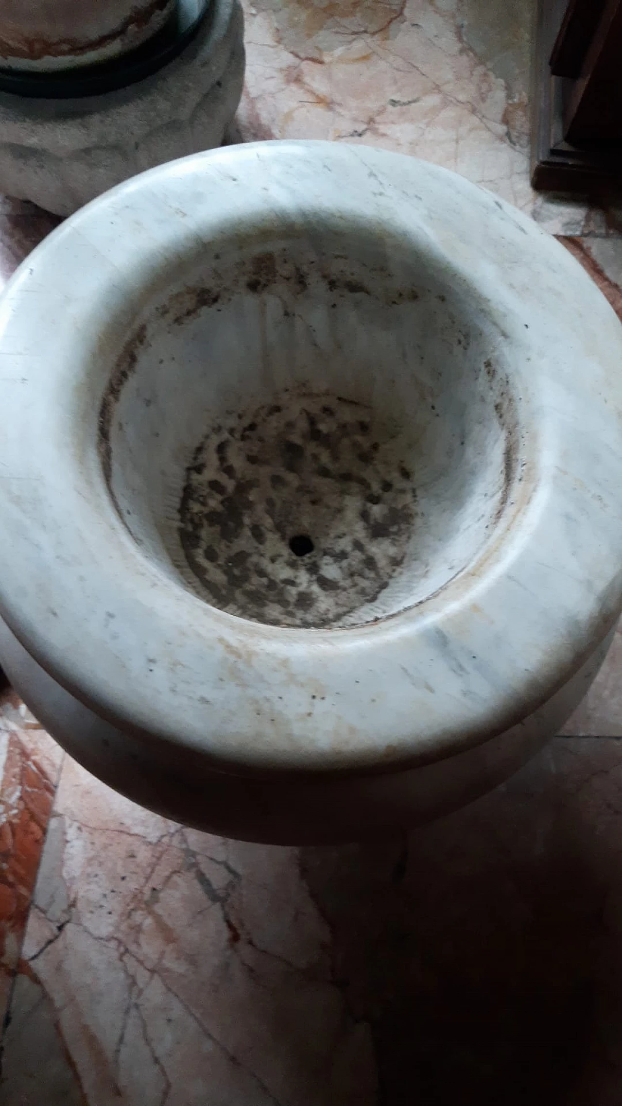 Coppia di vasi in marmo bianco, '800 1368776