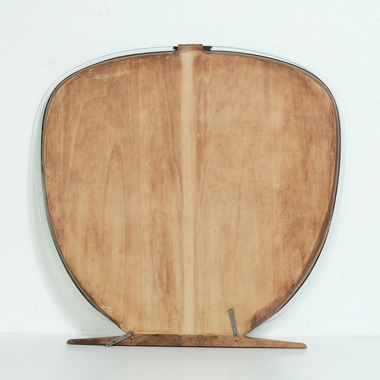 Specchio con base in legno e dettaglio in ottone, anni '50 10