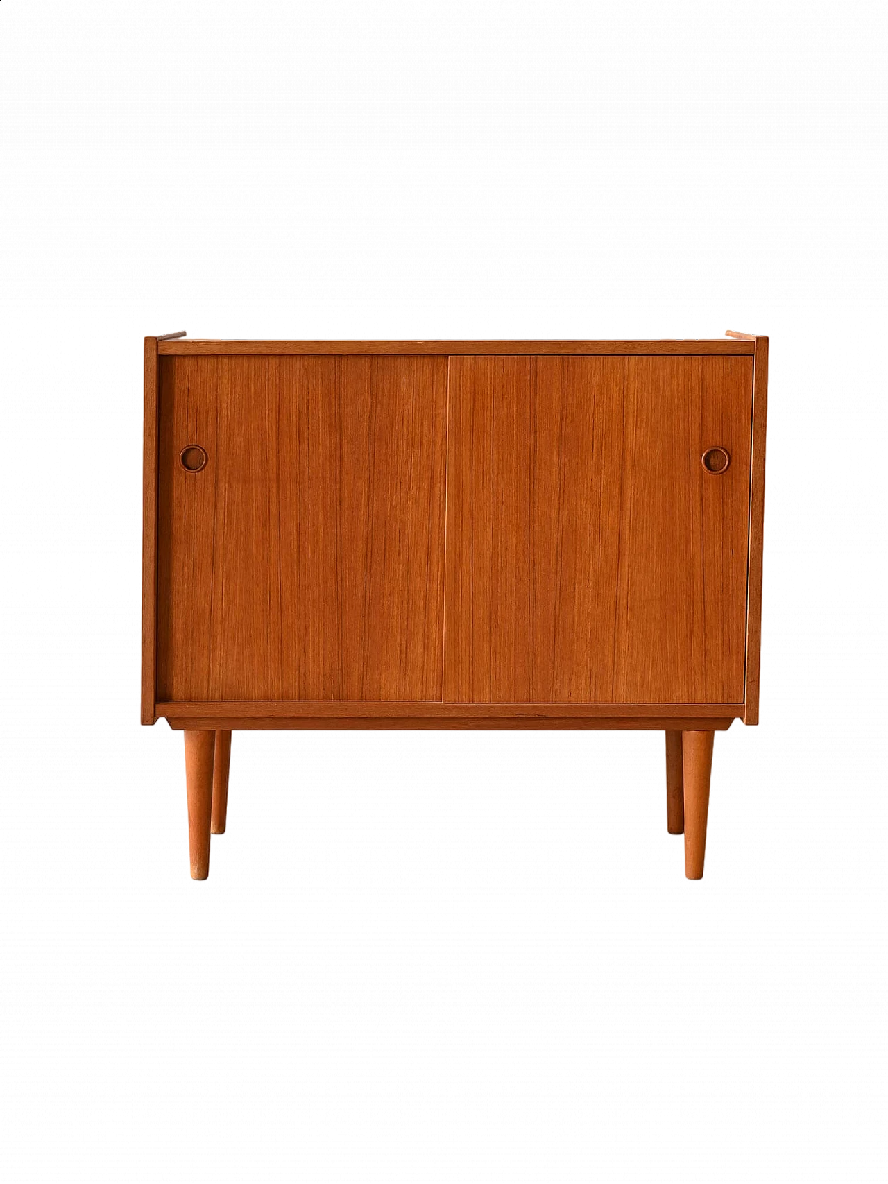 Credenza in teak con ante scorrevoli e gambe a cono, anni '60 11
