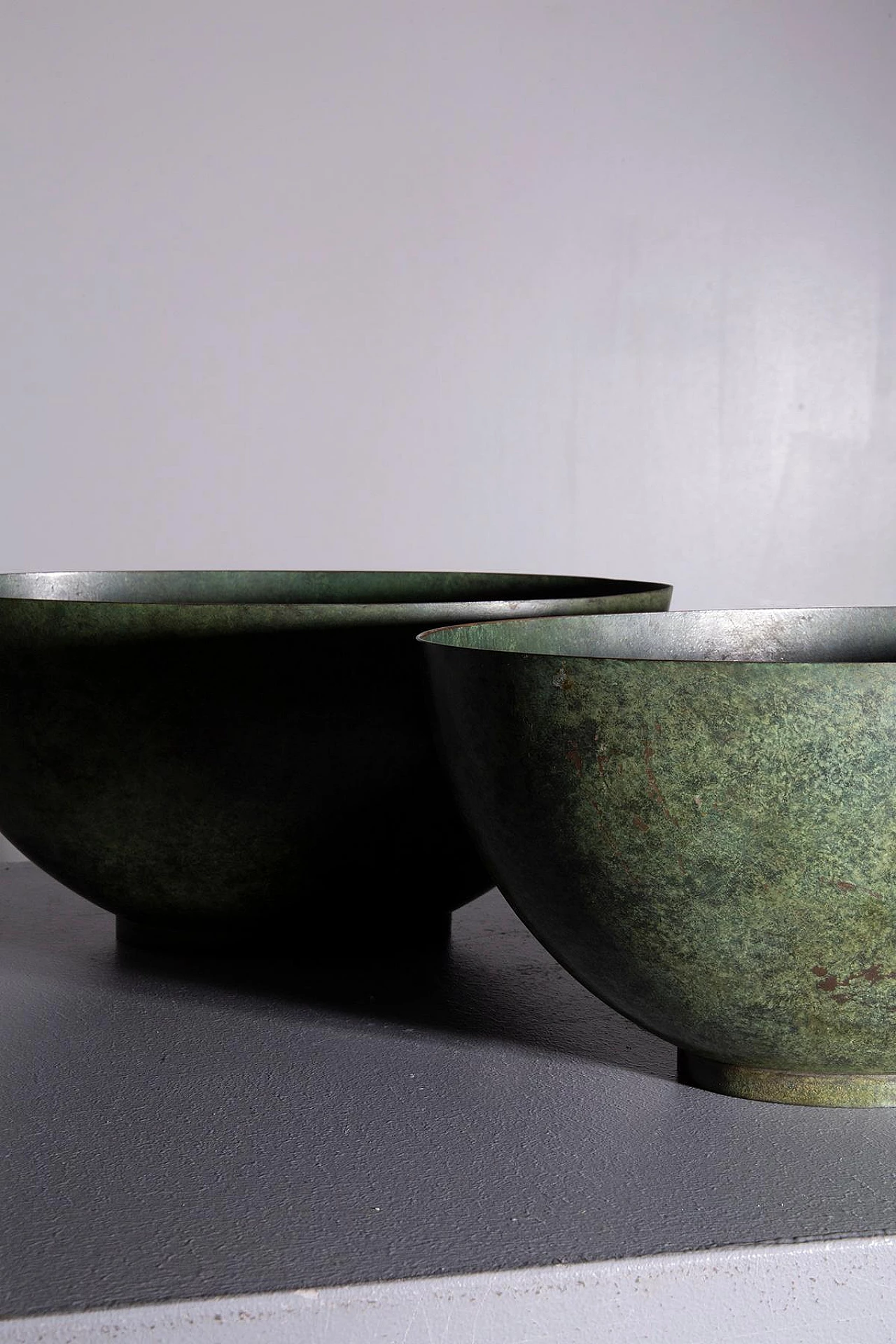 Pair of bronze bowls, early 20th century 2