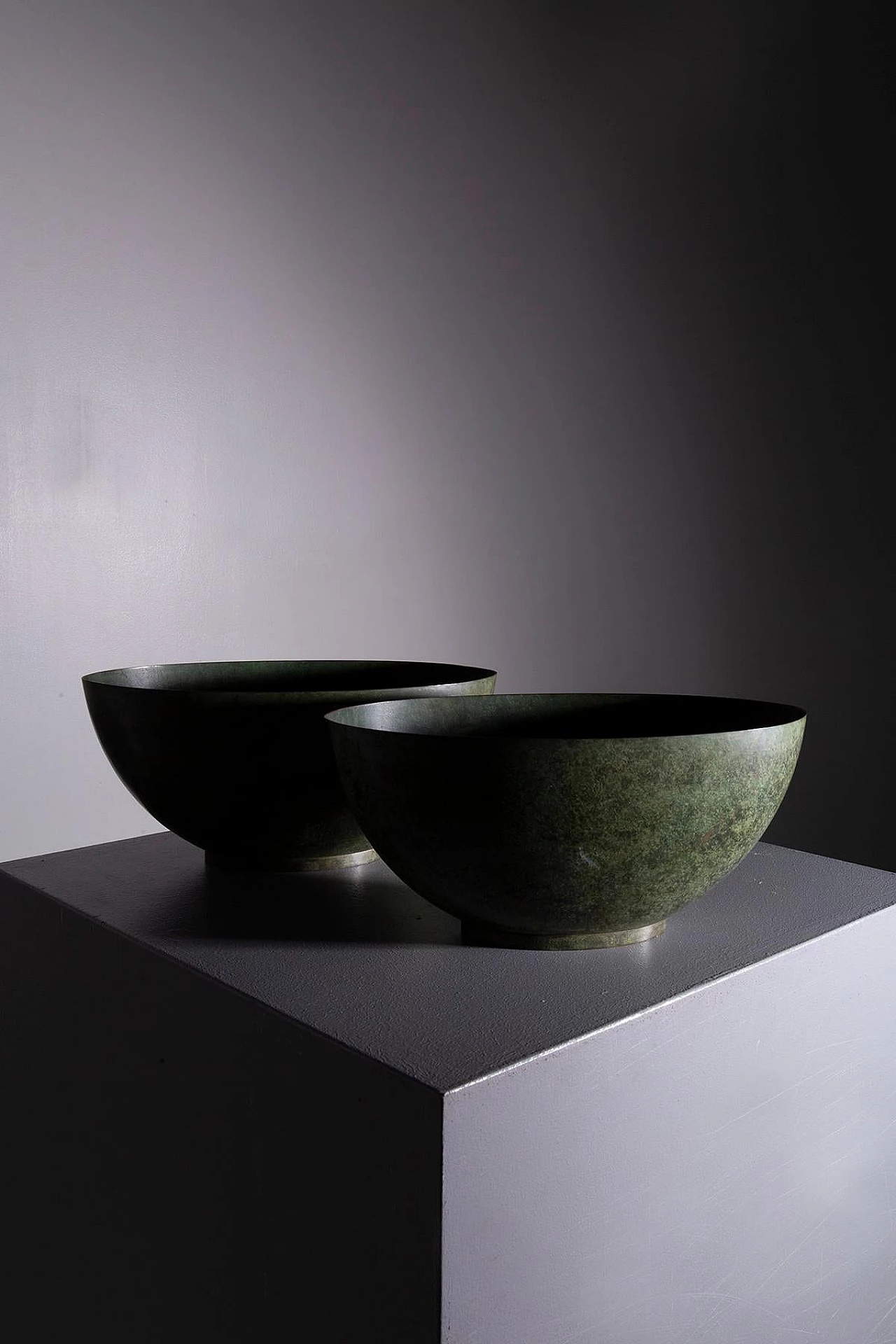 Pair of bronze bowls, early 20th century 3