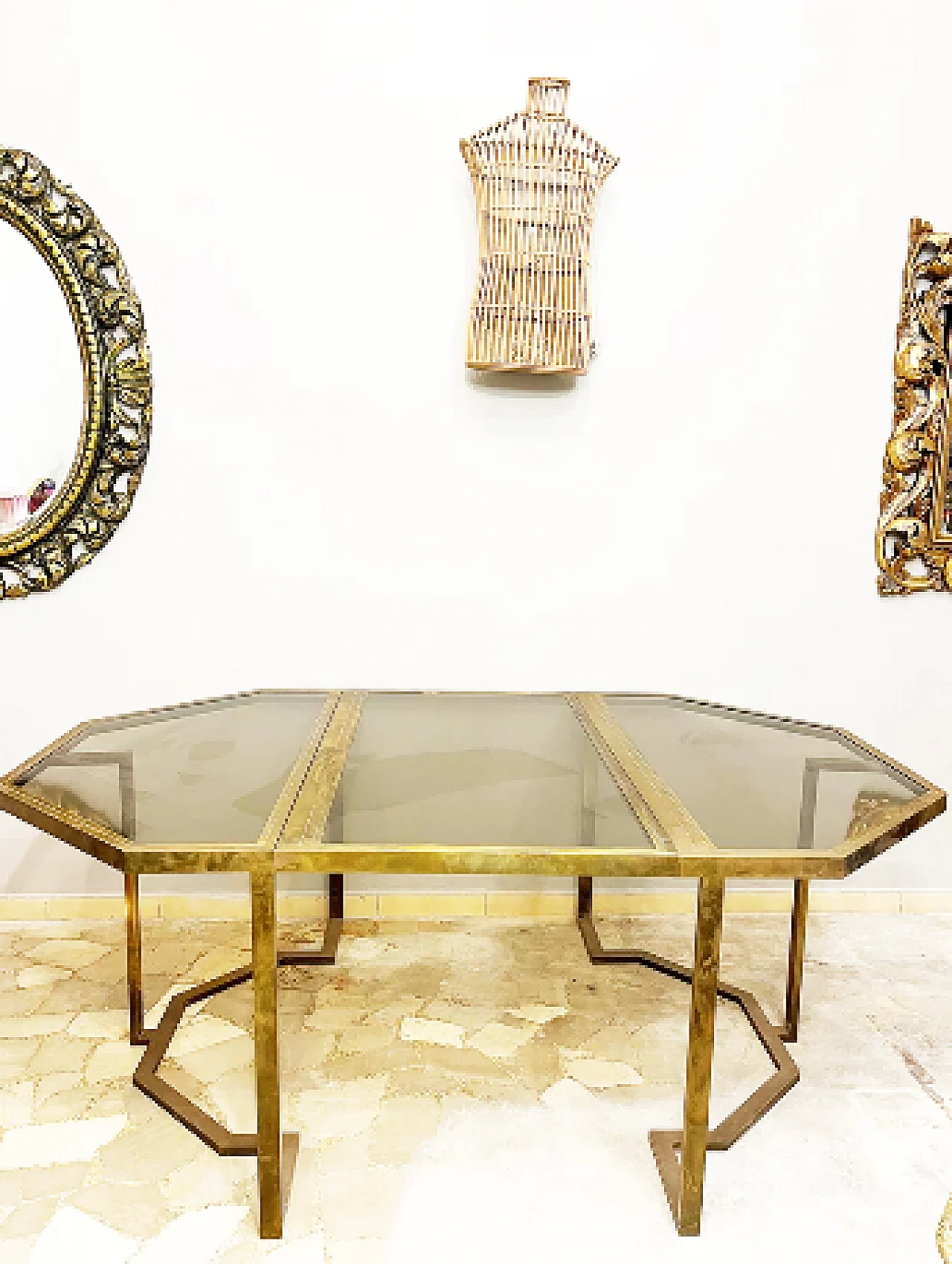 Tavolo ottagonale in ottone e vetro attribuito a Romeo Rega, anni '70 4