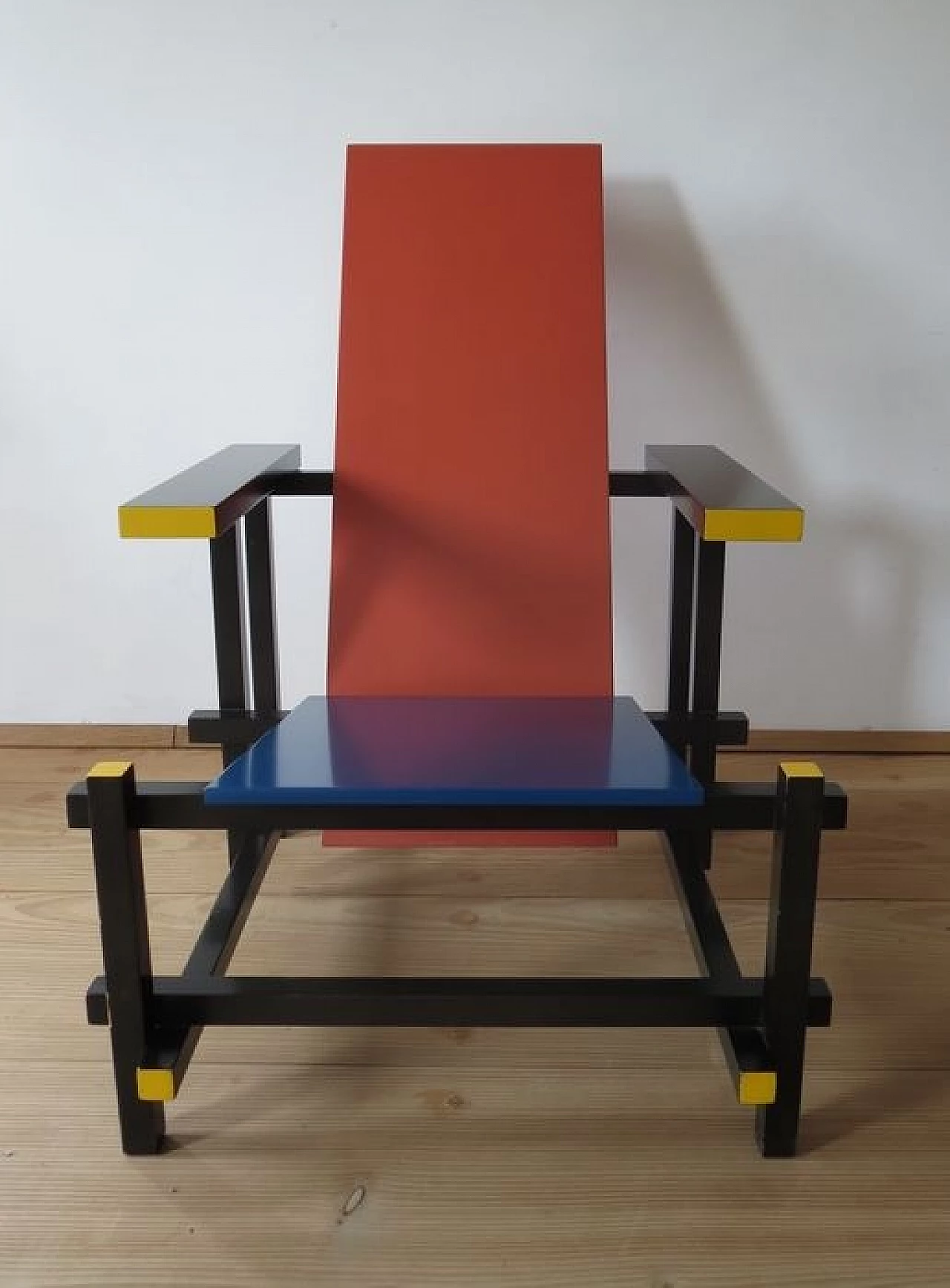 Sedia Red and Blue di Gerrit Thomas Rietveld per MDF Italia, 1990 3