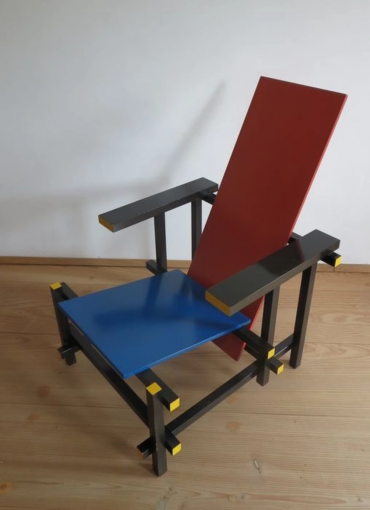 Sedia Red and Blue di Gerrit Thomas Rietveld per MDF Italia, 1990 6