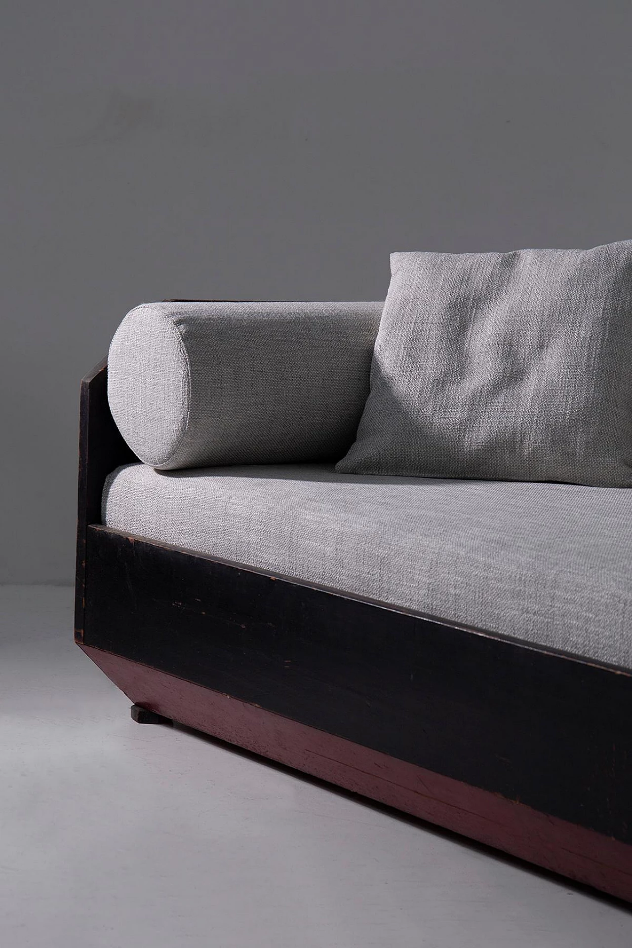 Futurist wood and fabric sofa, 1910s 5