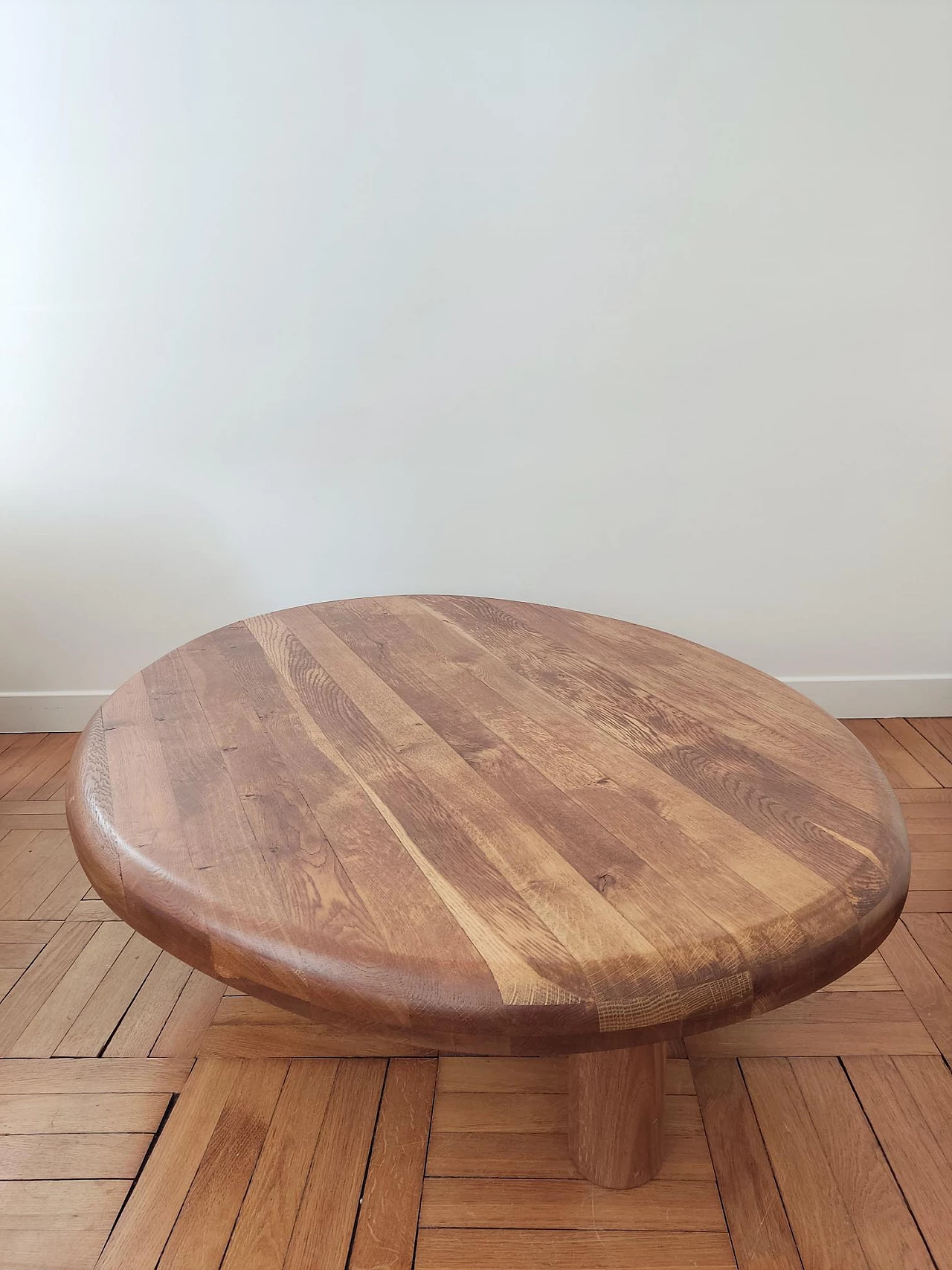 Tavolino ovale treppiede in legno massello, anni '60 6