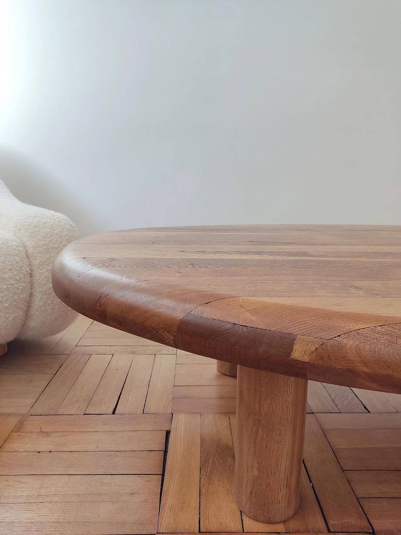 Tavolino ovale treppiede in legno massello, anni '60 10