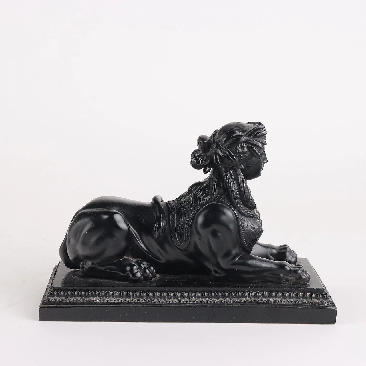 Pair of patinated resin sphinxes in black 8