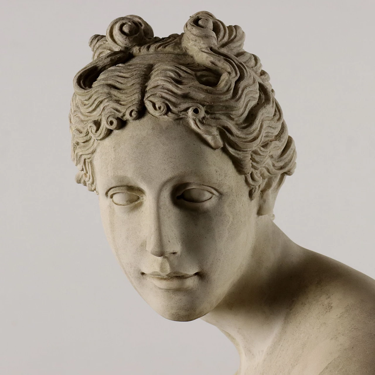 Dal Torrione, Venere Italica, scultura in marmo sintetico 4
