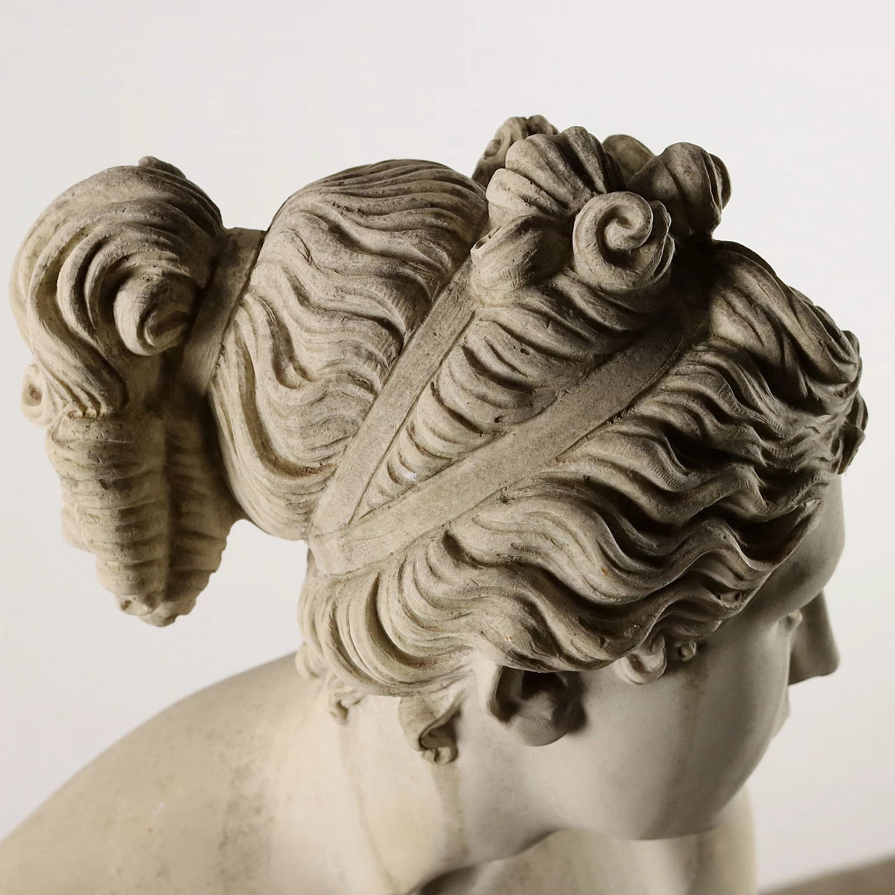 Dal Torrione, Venere Italica, scultura in marmo sintetico 5