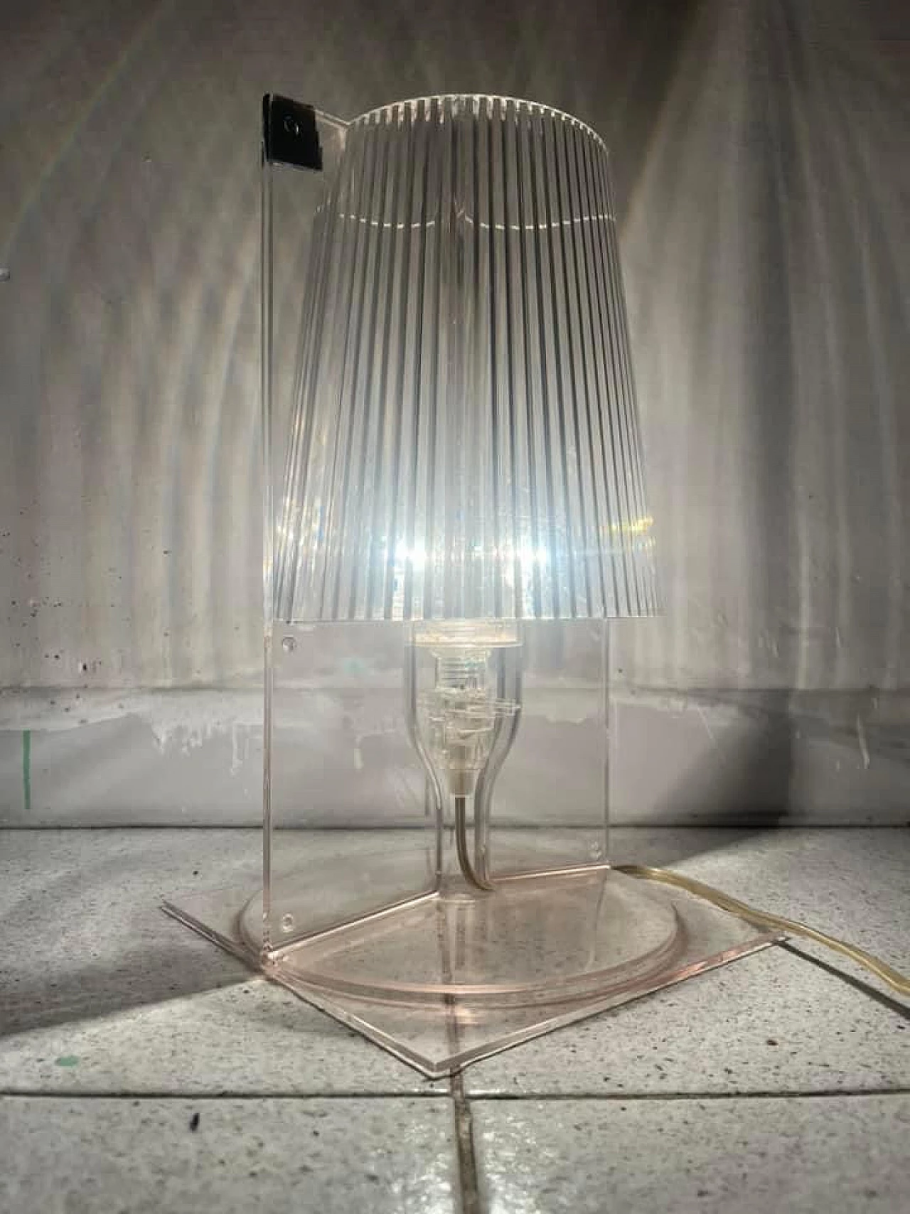 Lampada da tavolo Take in plastica di Kartell, anni '70 3