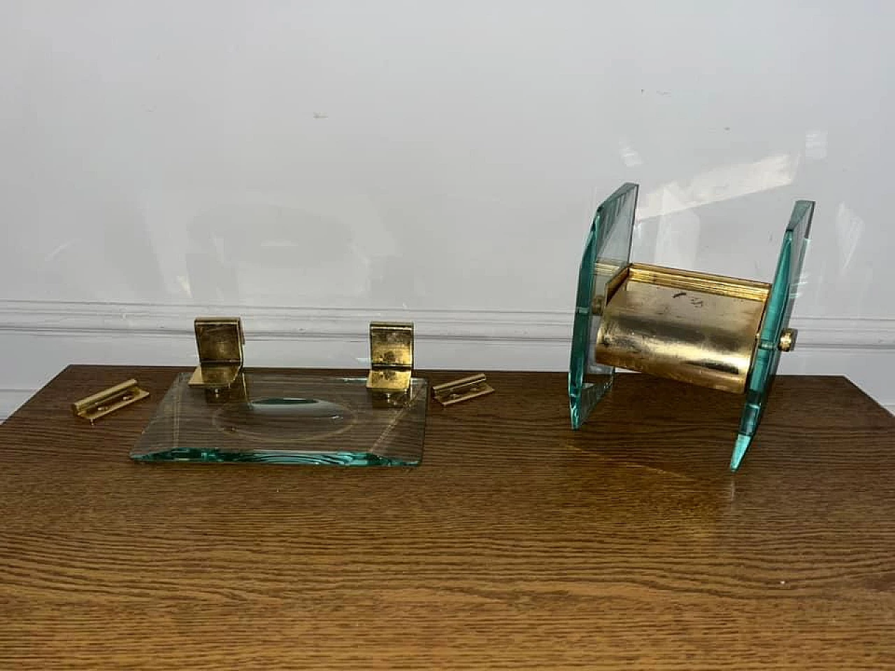 Soap and toilet paper holder in glass and brass by Fontana Arte, 1940s 1