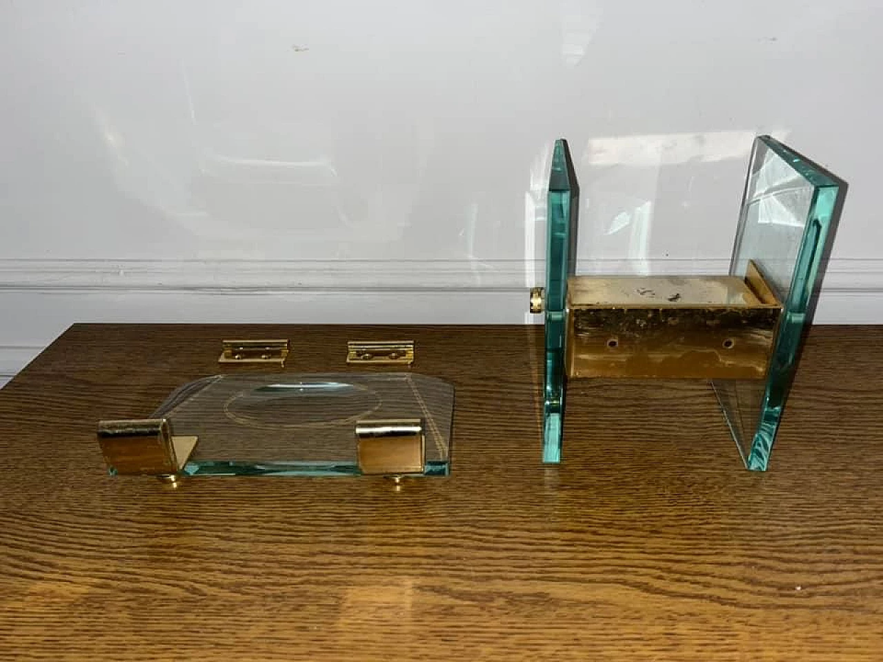 Soap and toilet paper holder in glass and brass by Fontana Arte, 1940s 3