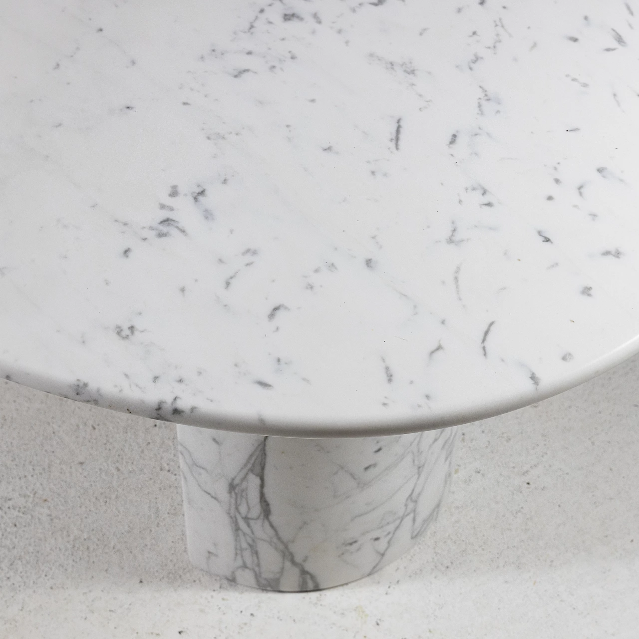 Oval white Carrara marble table, 1970s 5