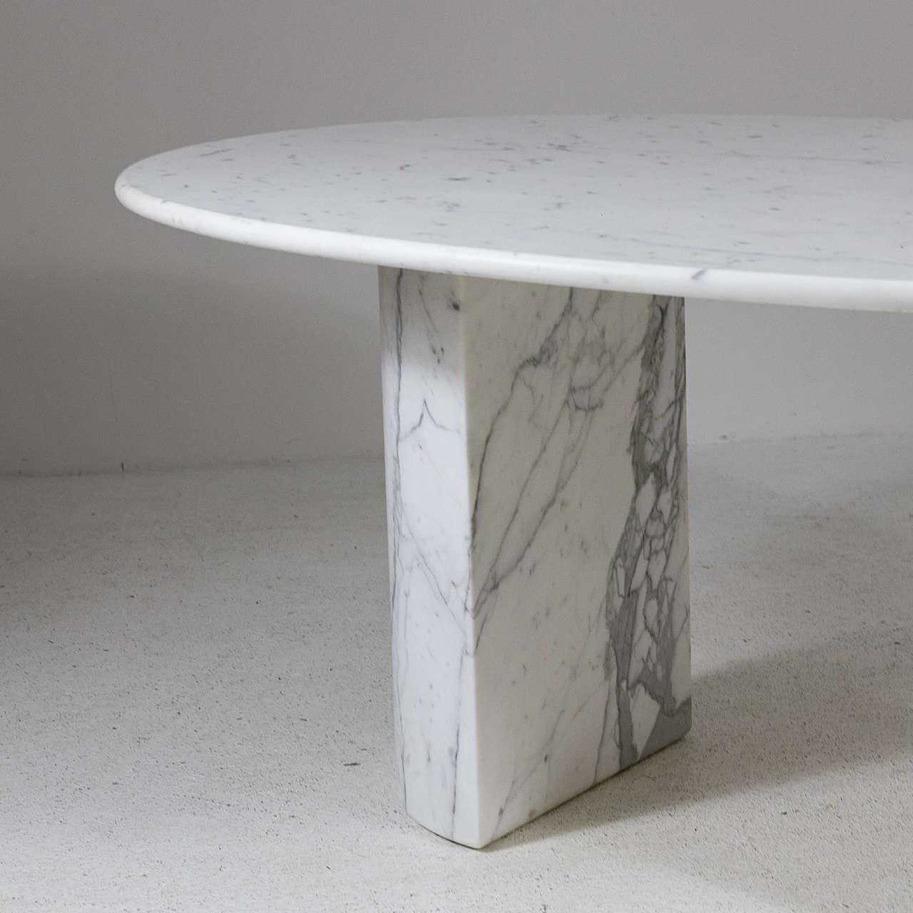 Tavolo ovale in marmo bianco di Carrara, anni '70 9