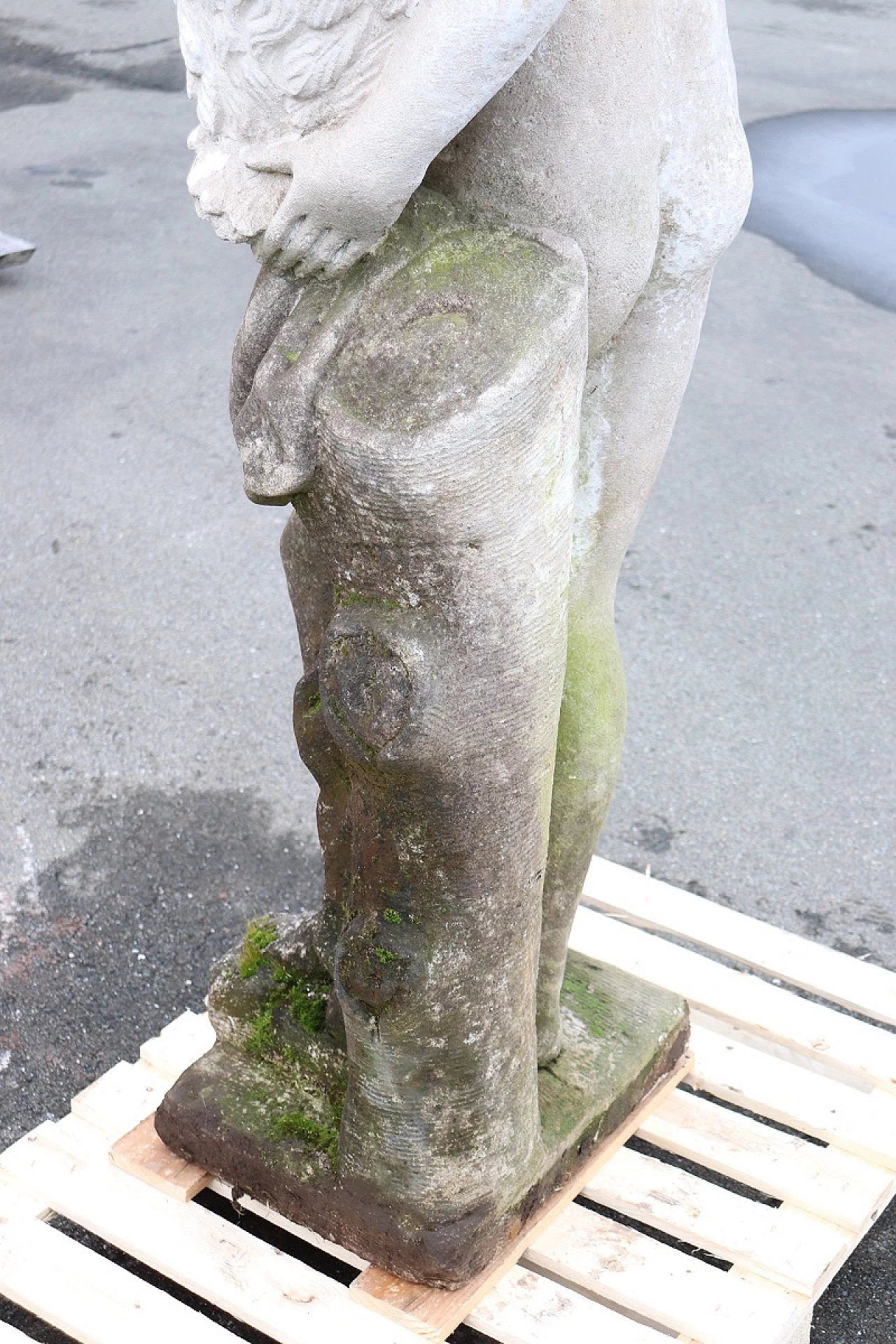 Leda e il cigno, statue in cemento e polvere di marmo, anni '20 13