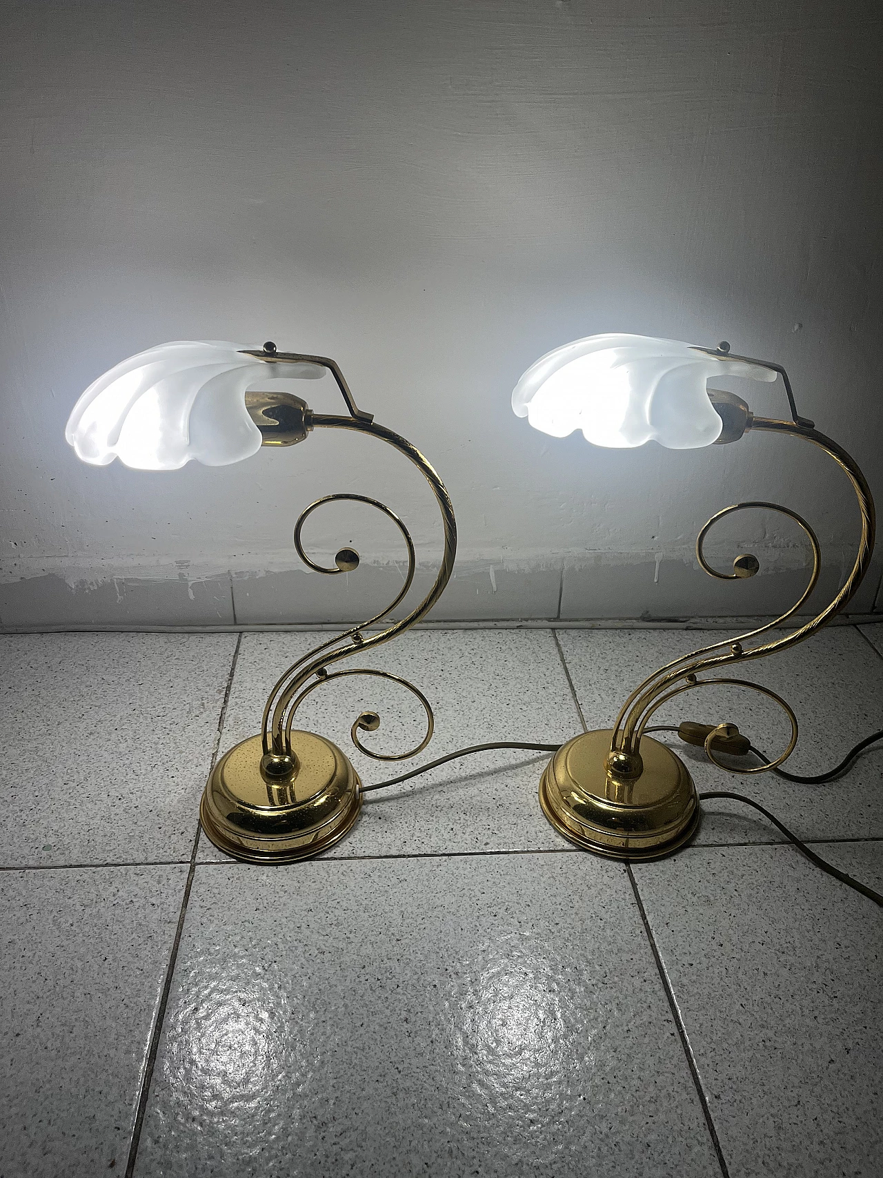 Pair of table lamps in glass and brass, 1970s 1