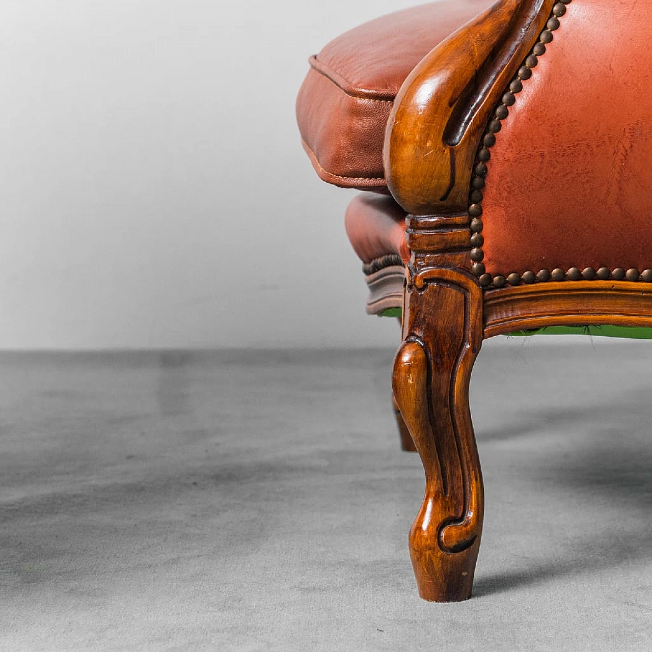 Coppia di Poltrone in legno e in pelle marrone, anni '50 7
