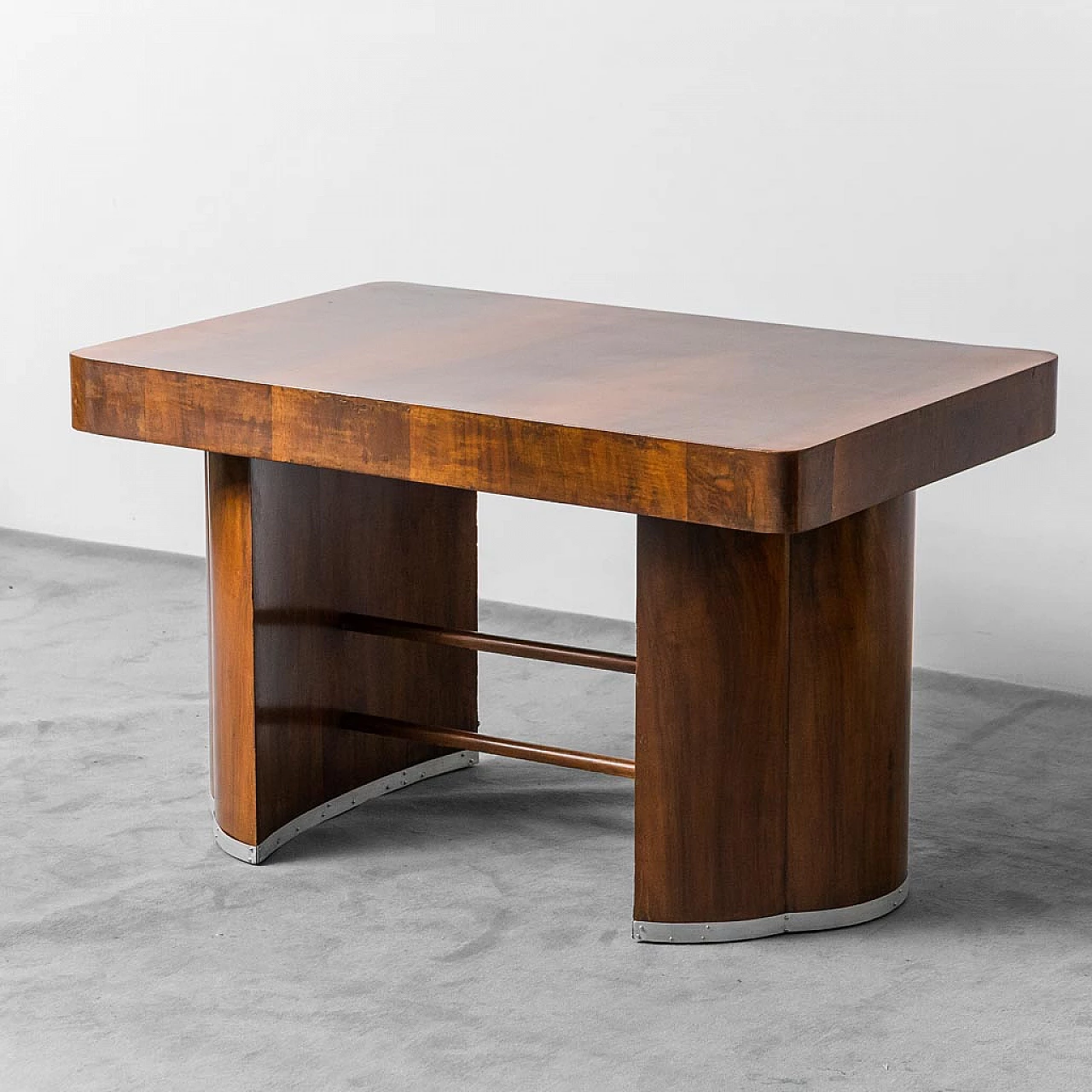Tavolo in legno con punte in metallo, anni '40 1