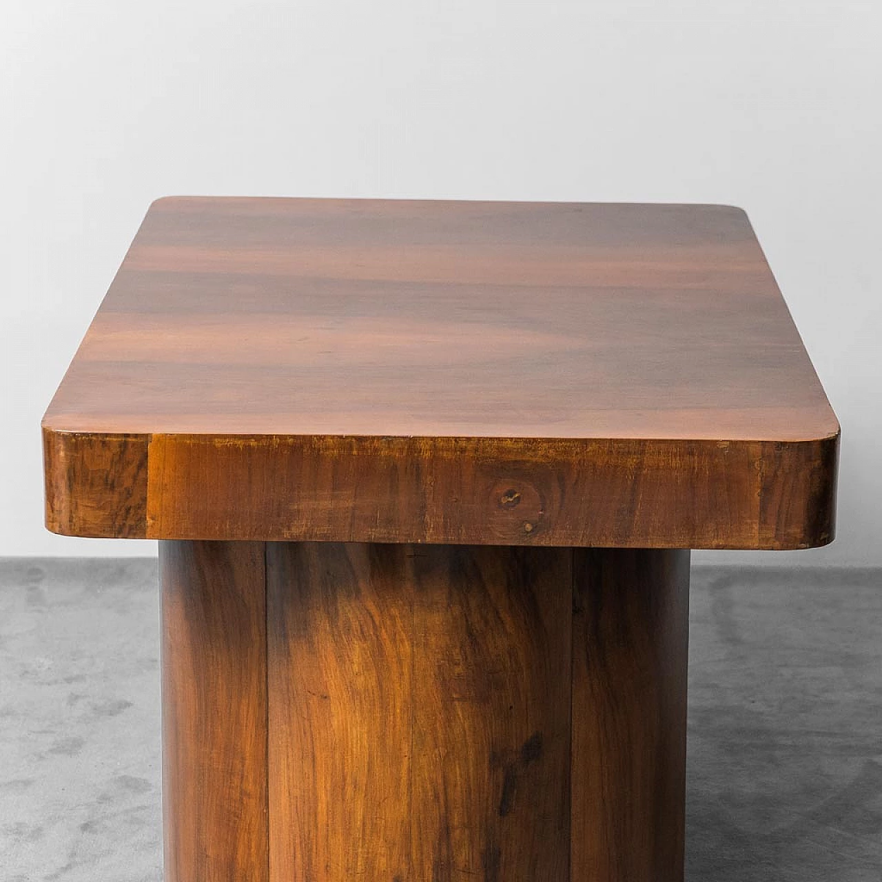 Tavolo in legno con punte in metallo, anni '40 2