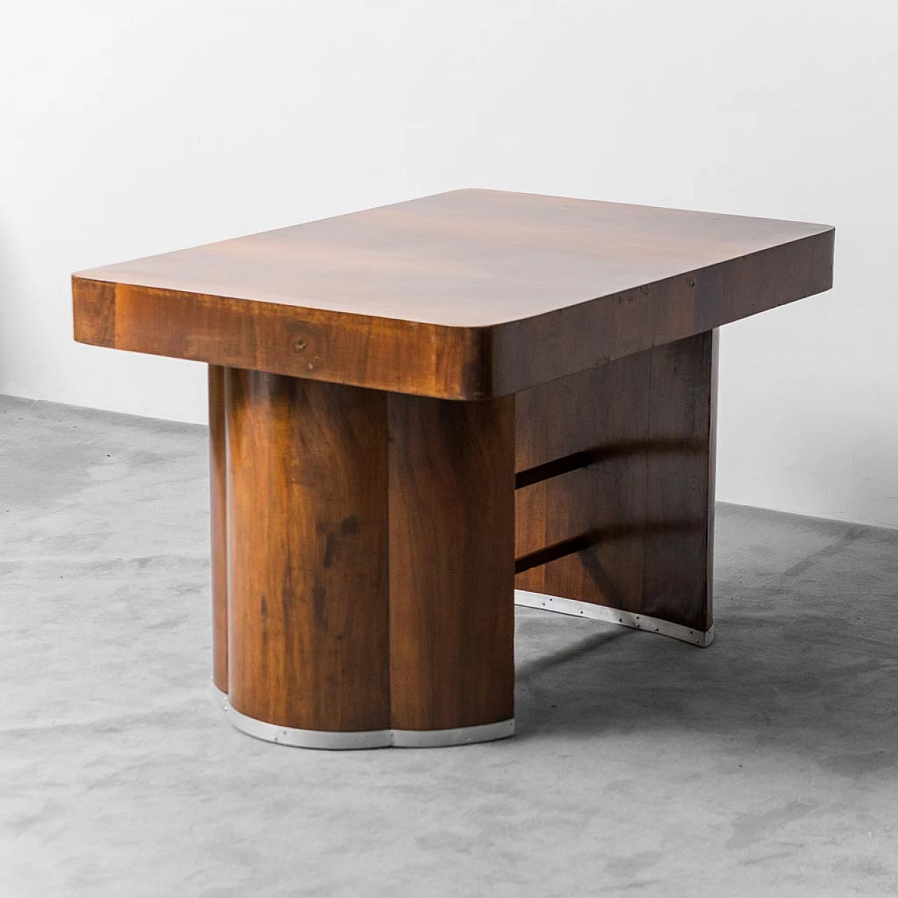 Wooden table with metal tips 4
