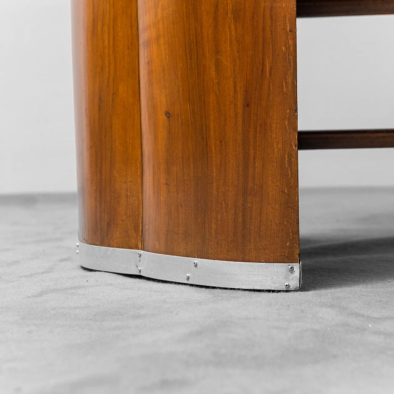 Tavolo in legno con punte in metallo, anni '40 5