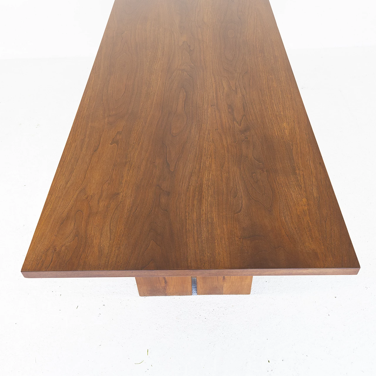 Walnut table by Bernini, 1970s 4