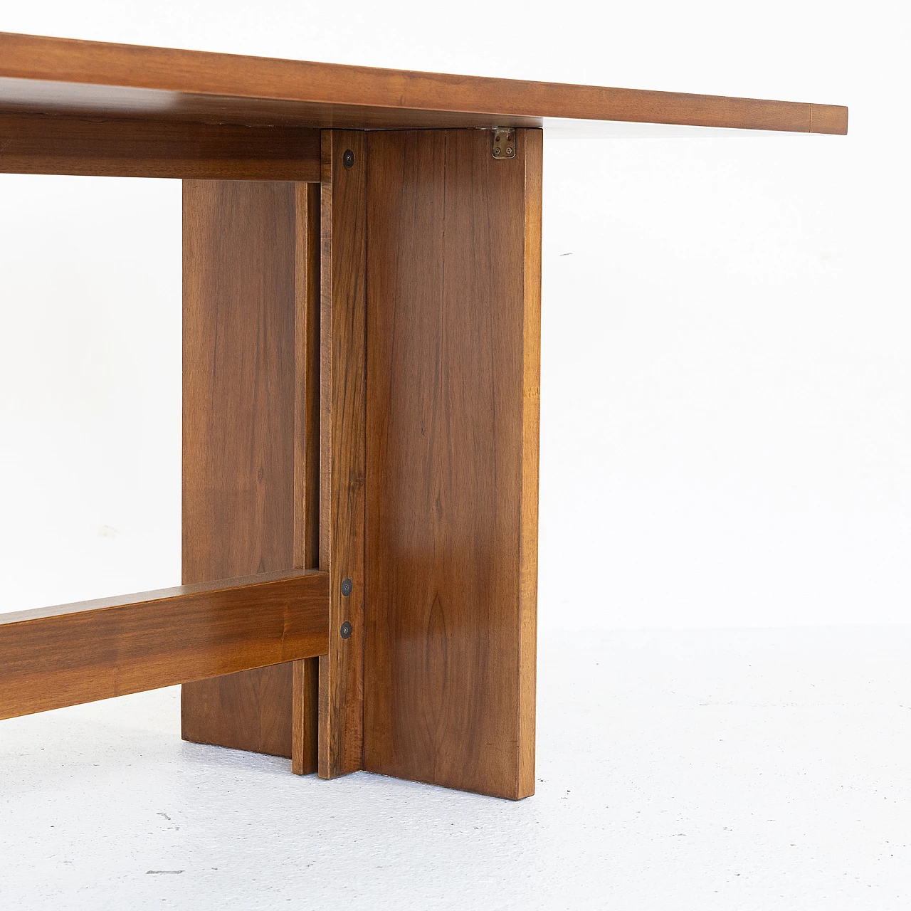 Walnut table by Bernini, 1970s 7